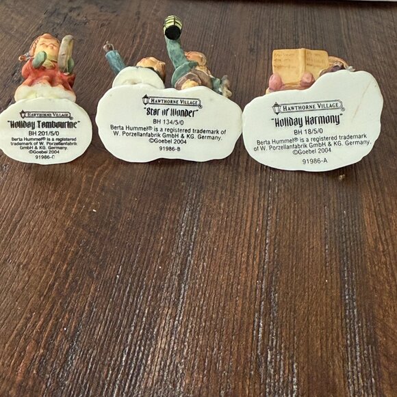Hawthorne Village - Christmas Village - 3 Figurines - Picture 6 of 7